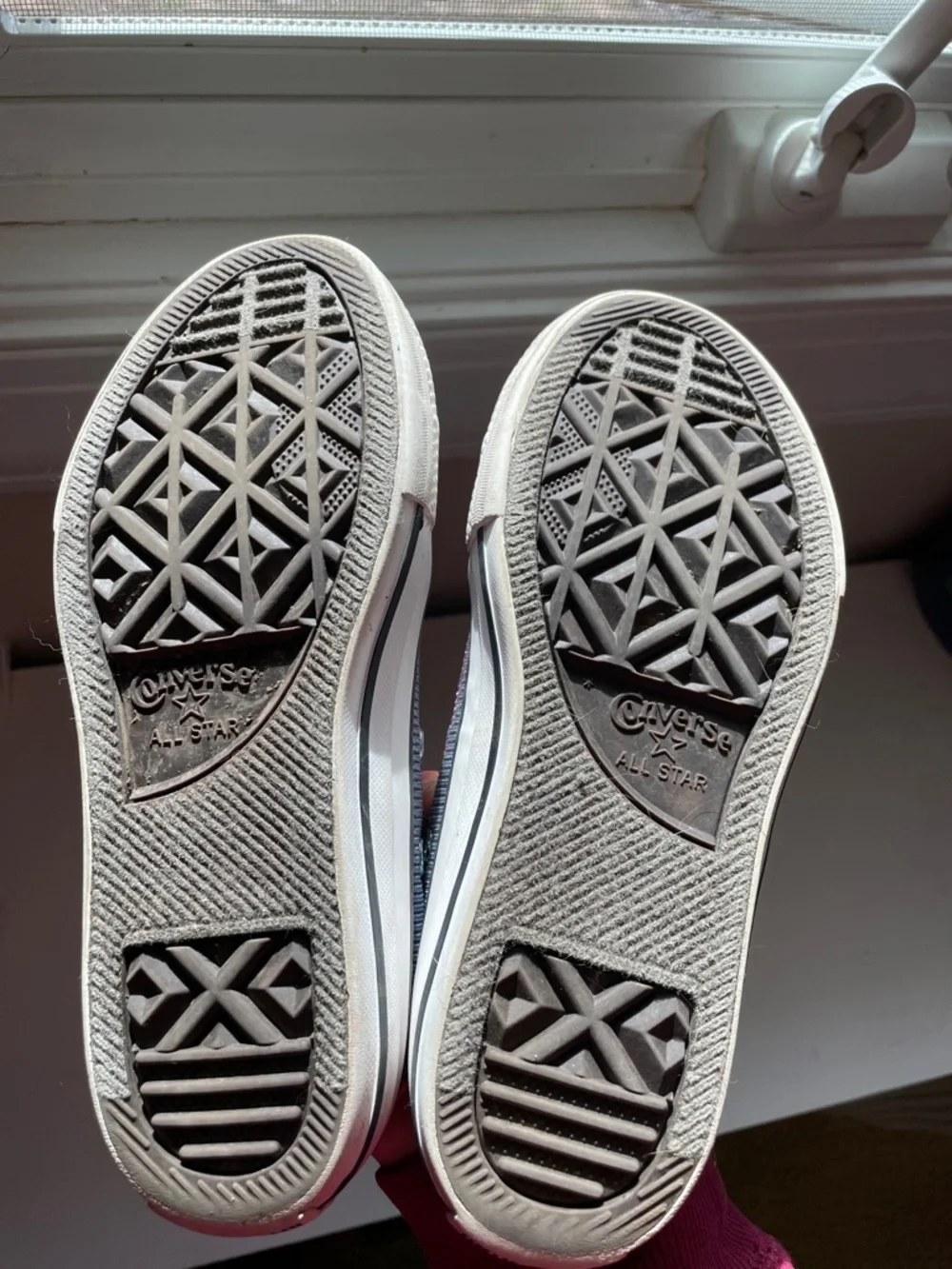 Converse good shape